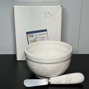 Boston International Snowflake Winter Holiday Christmas Bowl And Spreader Set